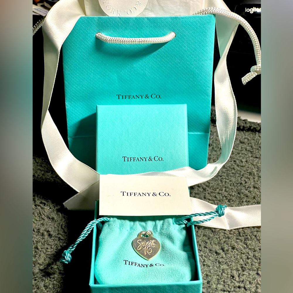 Tiffany 925 Sweet 16 Pendant